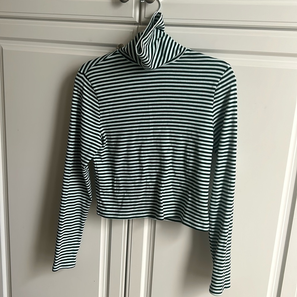 Levis long sleeve crop turtleneck